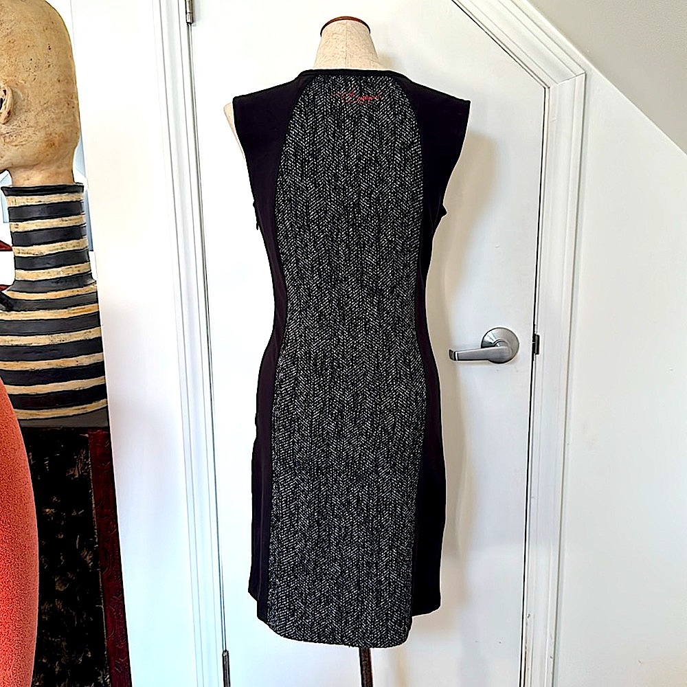 NWOT!! Desigual Dress with Zipper Detail! - Picture 6 of 9